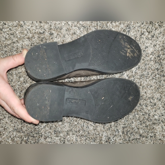 Vera Pelle| Platform Loafers with Silver Accent - Picture 5 of 6